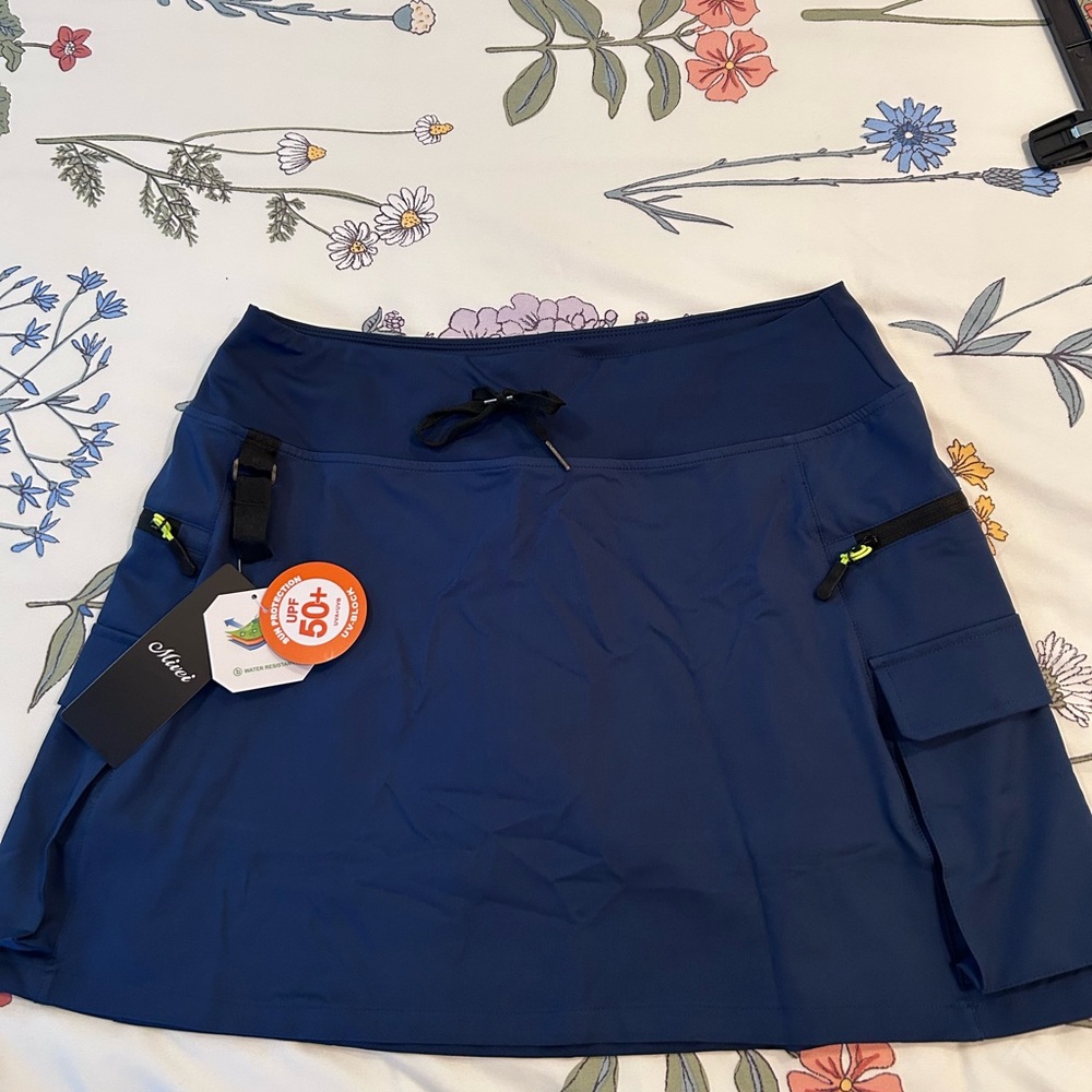 Stylish Navy Mini Skirt with Pockets